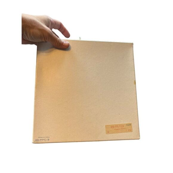 M.J. Hummel Goebel Annual Plate 1982 Bas-Relief Twelfth Edition Collectible - Picture 8 of 10